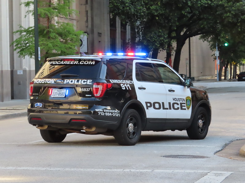 Security Officer Shot, Suspect Killed in River Oaks Burglary Shootout Security Officer Shot, Suspect Killed in River Oaks Burglary Shootout